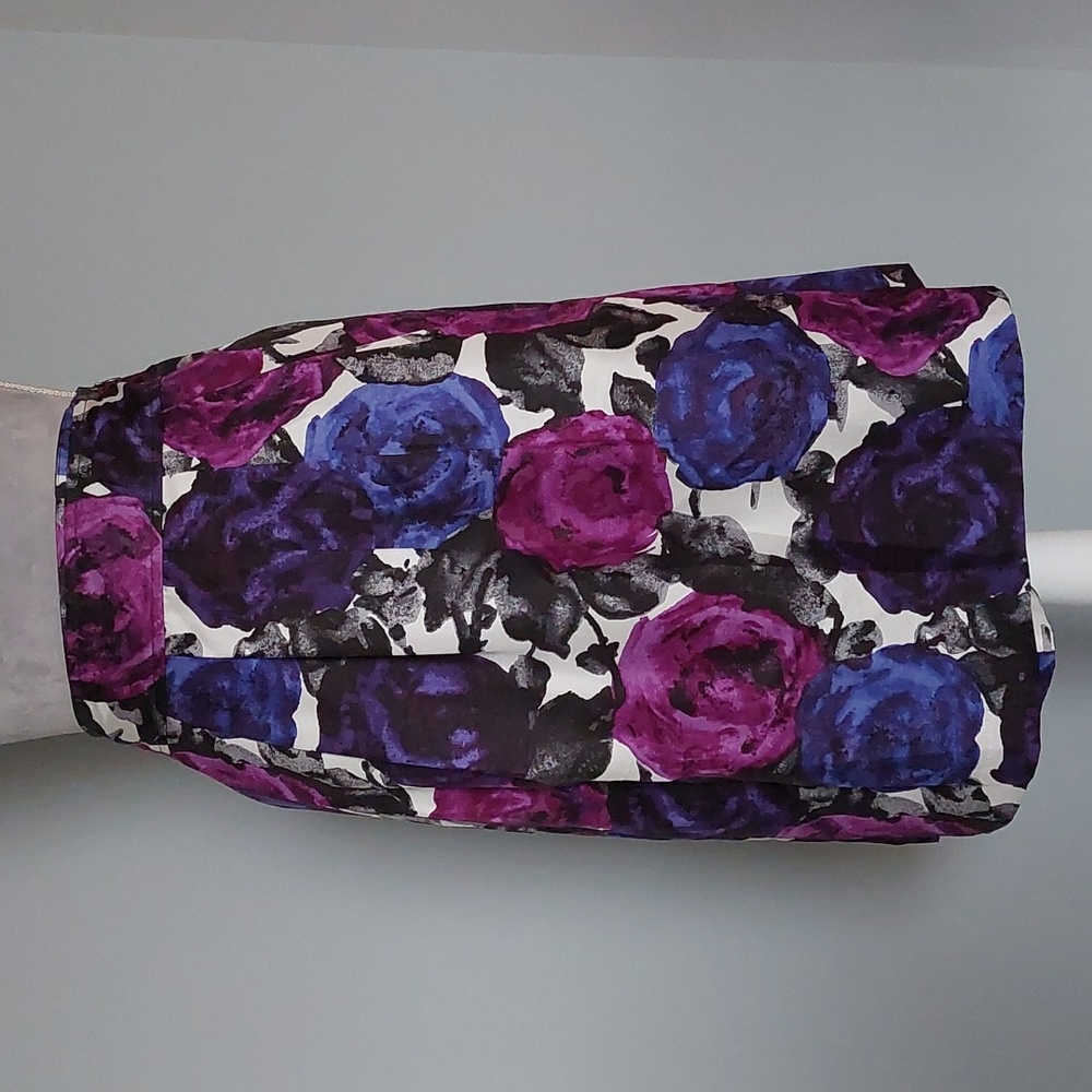 Silk Michael Kors flirty floral short skirt, size 12.